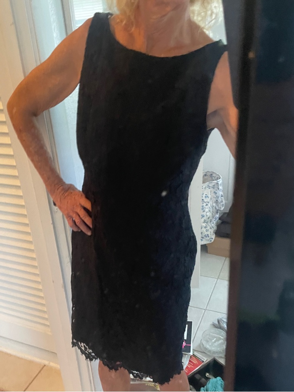 Ellen Tracy Black Lace Sheath little Black/Double lined cocktail Dress
